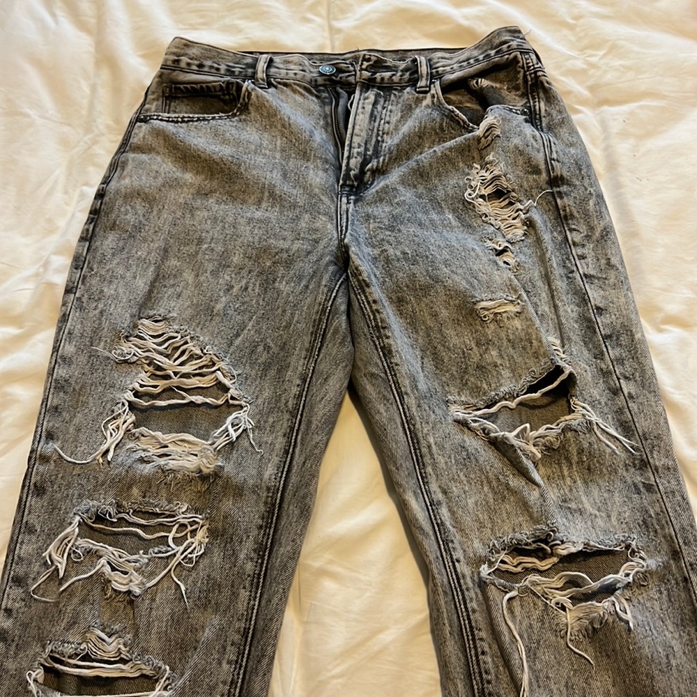Acid washed American Eagle boyfriend jeans